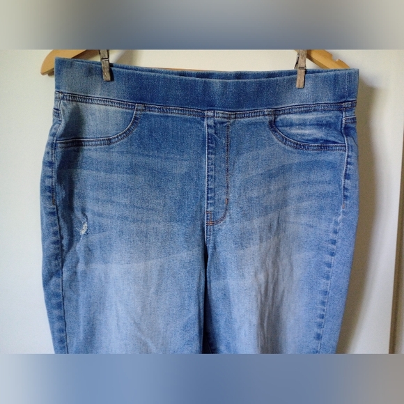 🙂Wonderly Distressed Denim Pull On Super Skinny Jeans Size 12 - Picture 2 of 13